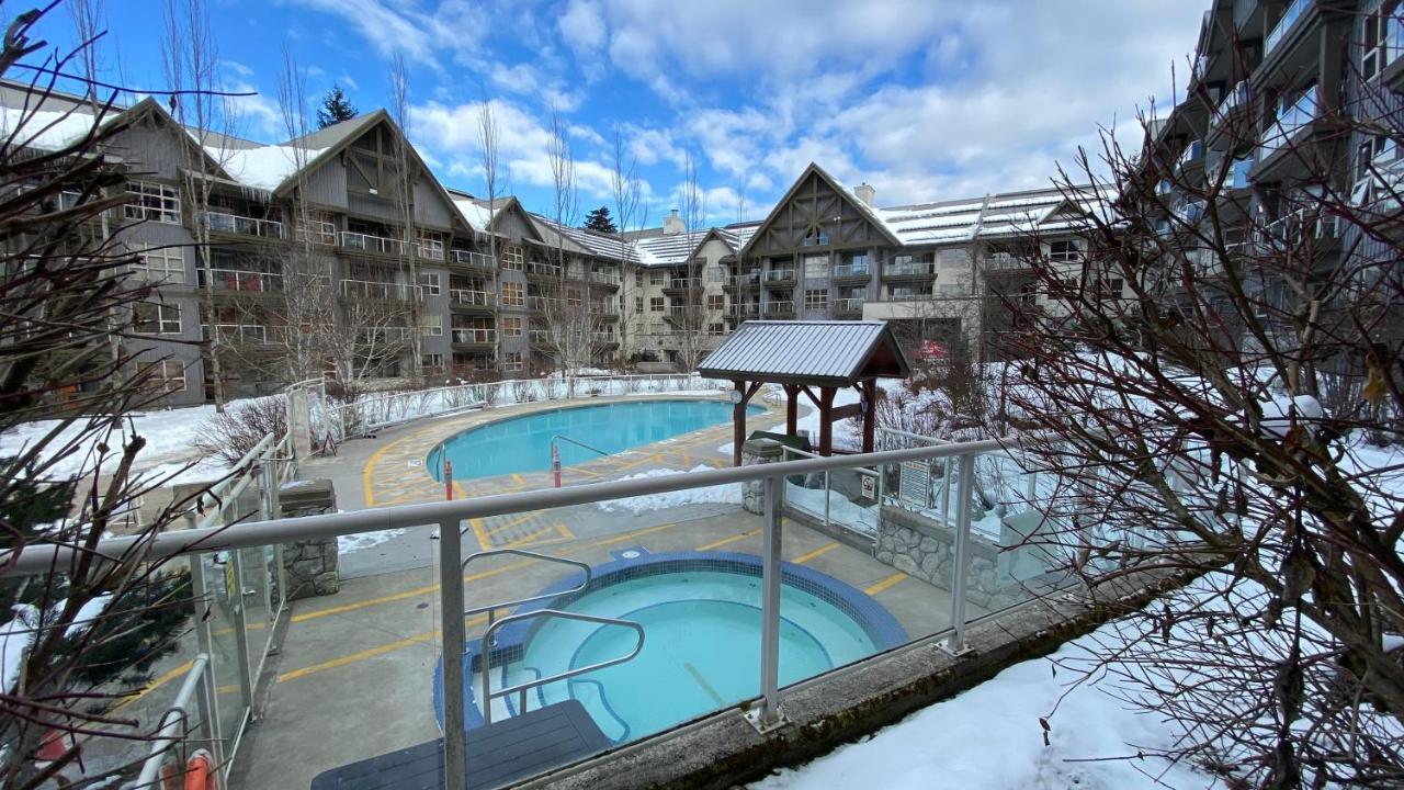Aspens On The Mountain Ski In Out Whistler Exterior foto